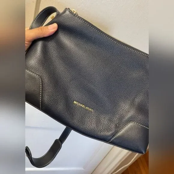 Michael Kors crossbody bag - Picture 3 of 7